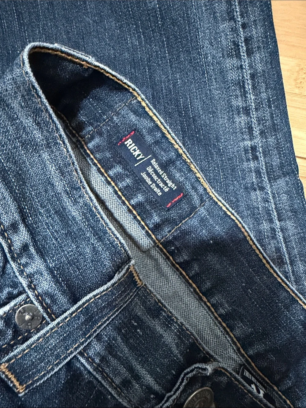 True religion relaxed straight Men's Classic Blue Distressed Jeans